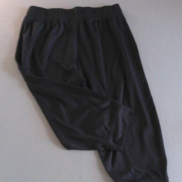 UNDER ARMOR Women's Athletic Capri Pants, size-Sm, Black, Elastic/tie waistband - Picture 3 of 11